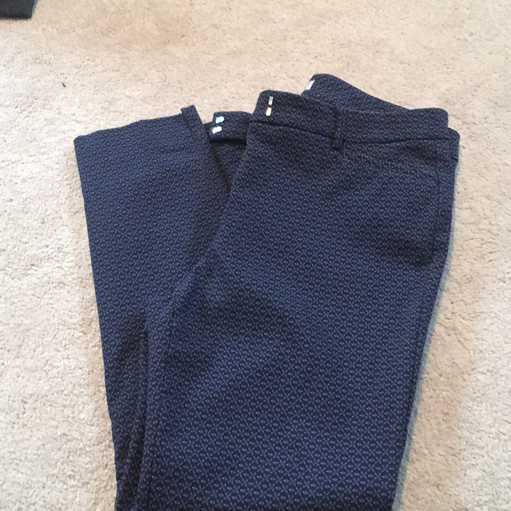 Straight leg dress pants-stretch extensible